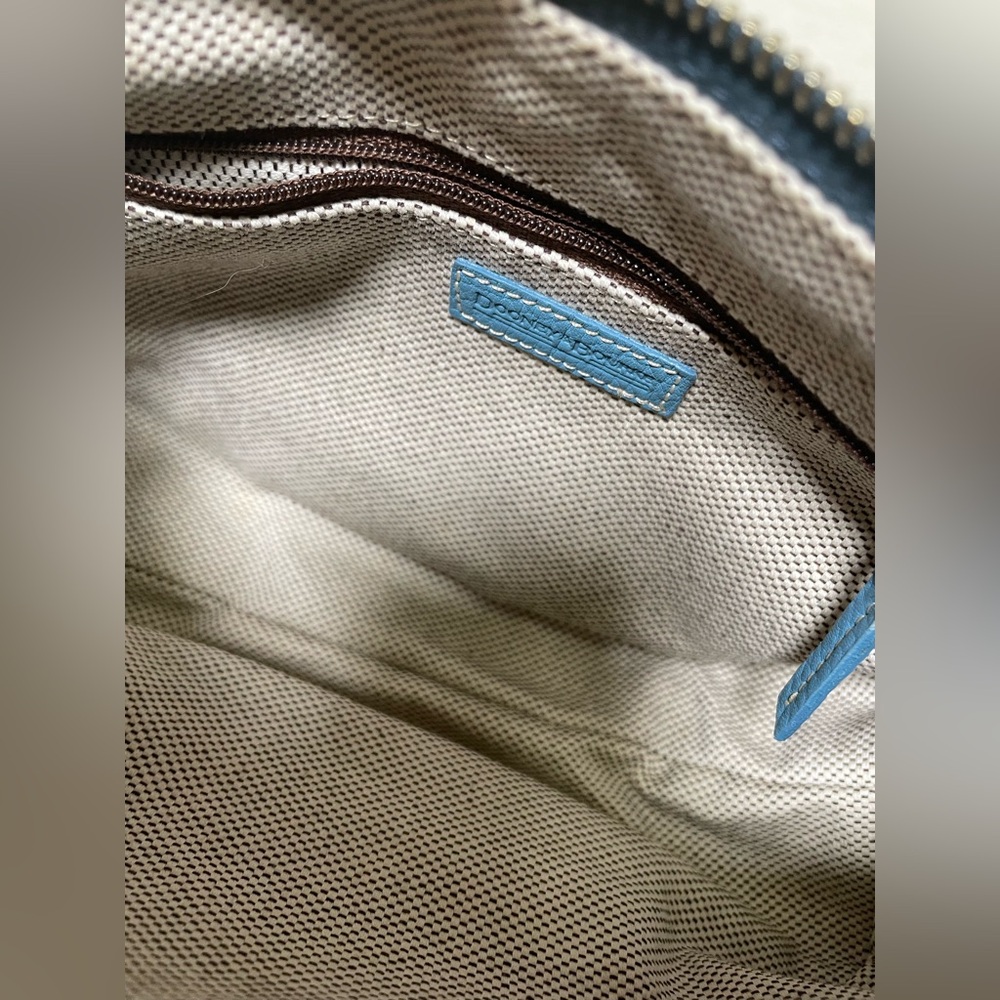 Dooney & Bourke Y2K 🧊RARE🧊 Vintage Light Blue Shoulder Bag - Picture 9 of 17